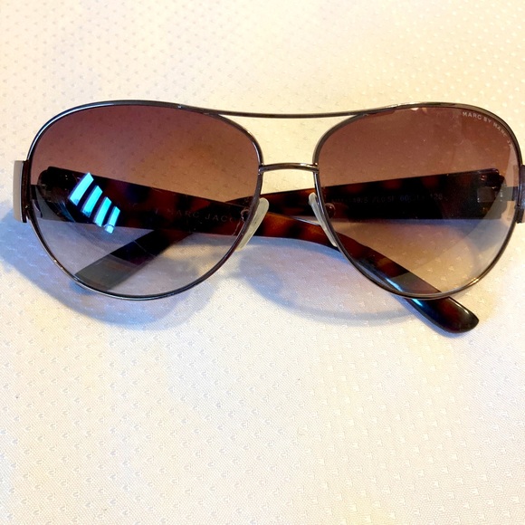 Marc By Marc Jacobs Accessories - Marc by Marc Jacobs tortoise shell aviator sunglasses